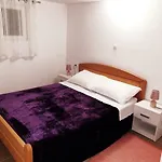 Mihaela Apartment