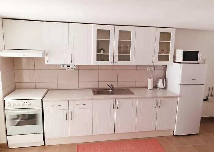 Mihaela Apartment Blace